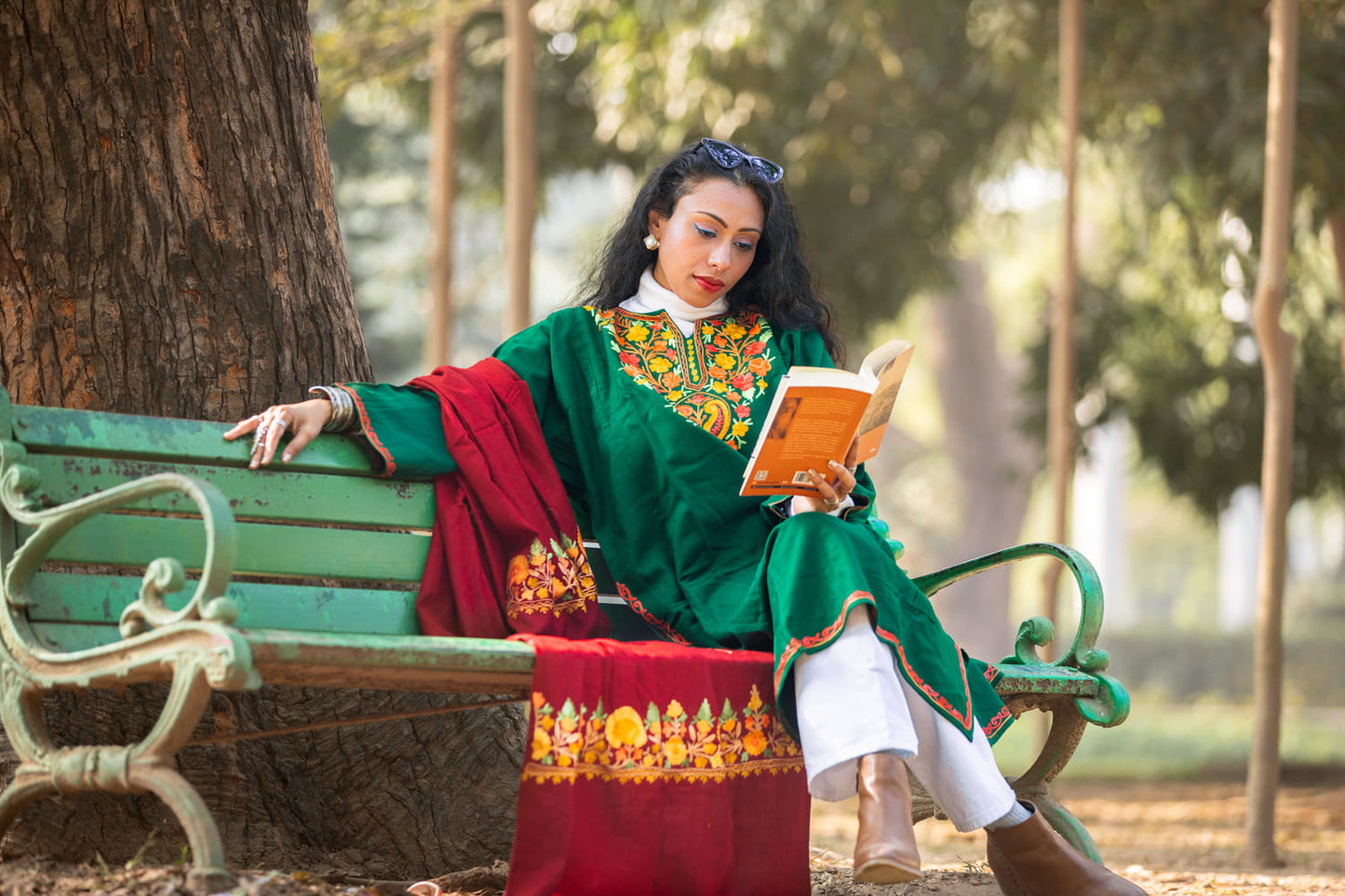 Embroided Dark-green Kashmiri Pheran