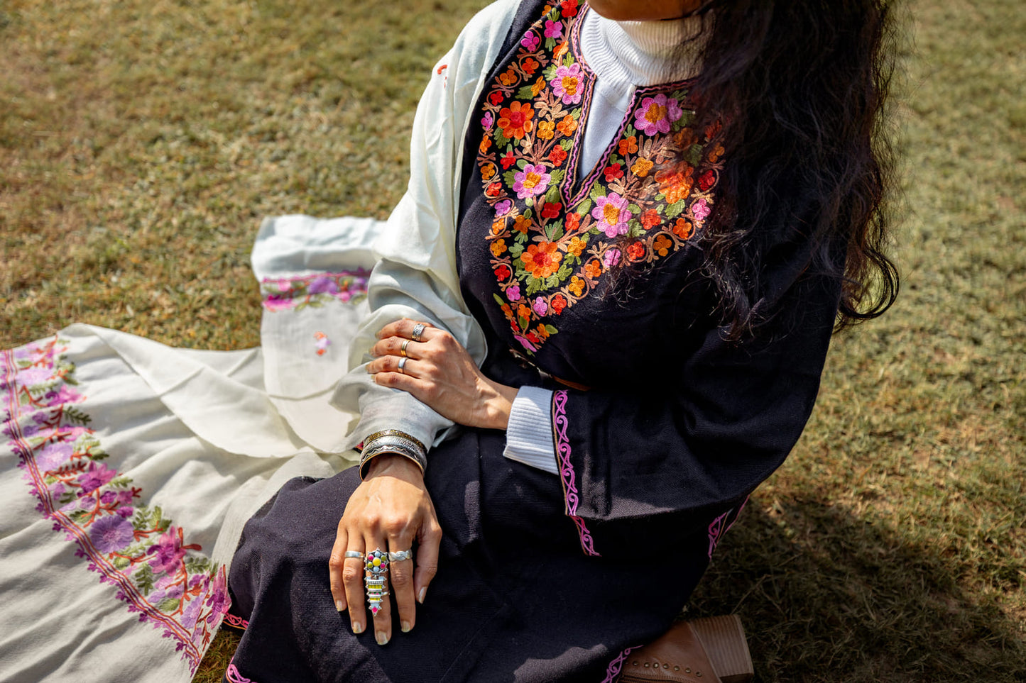 Embroided Black Kashmiri Pheran