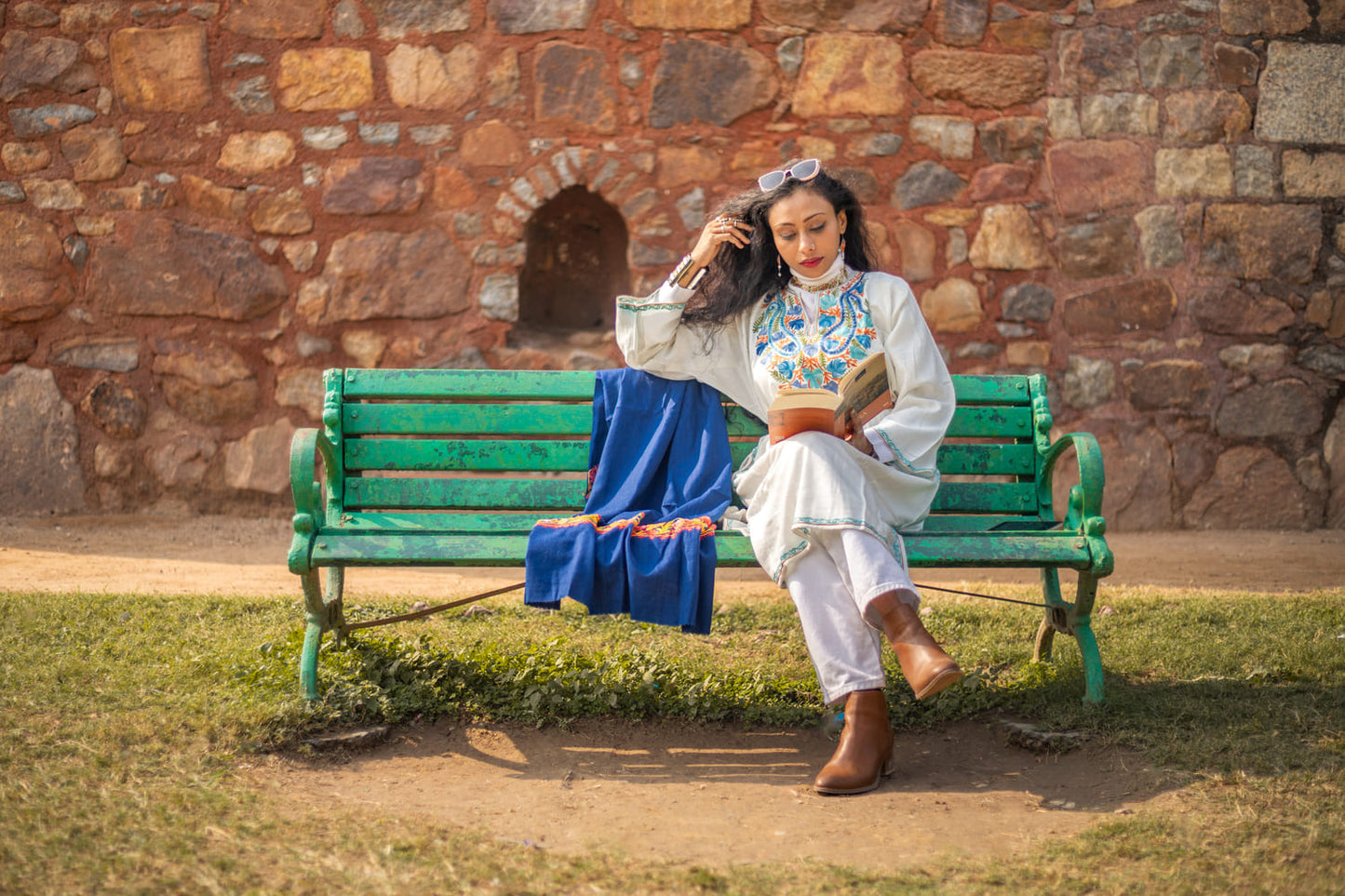Embroided White Kashmiri Pheran