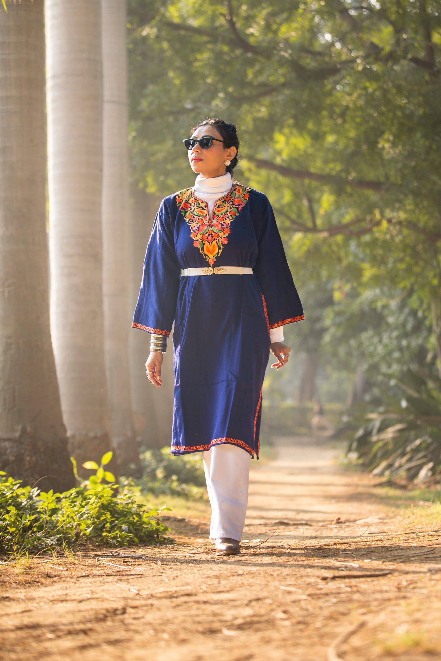 Embroided Navy blue Kashmiri Pheran