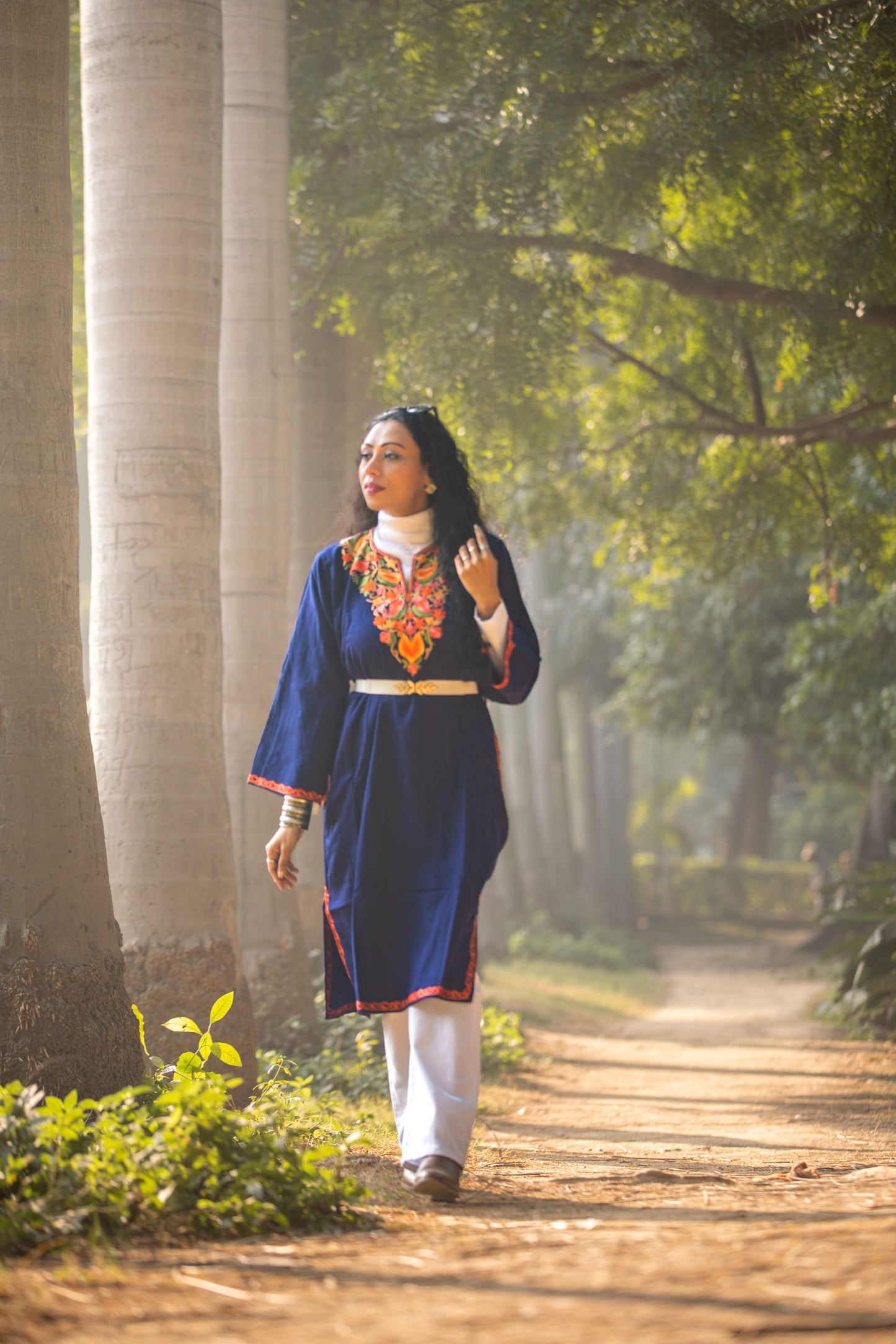 Embroided Navy blue Kashmiri Pheran